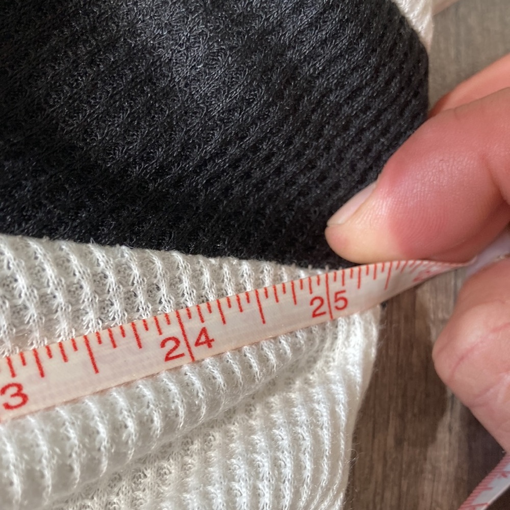 NEW Leopard Long Sleeve Waffle Knit - Picture 14 of 17